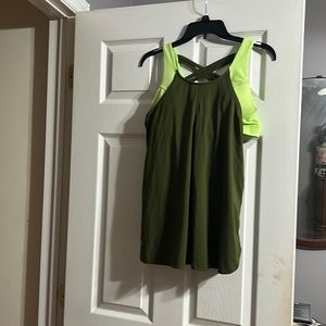 Brand new never went run tags still on work out shirt